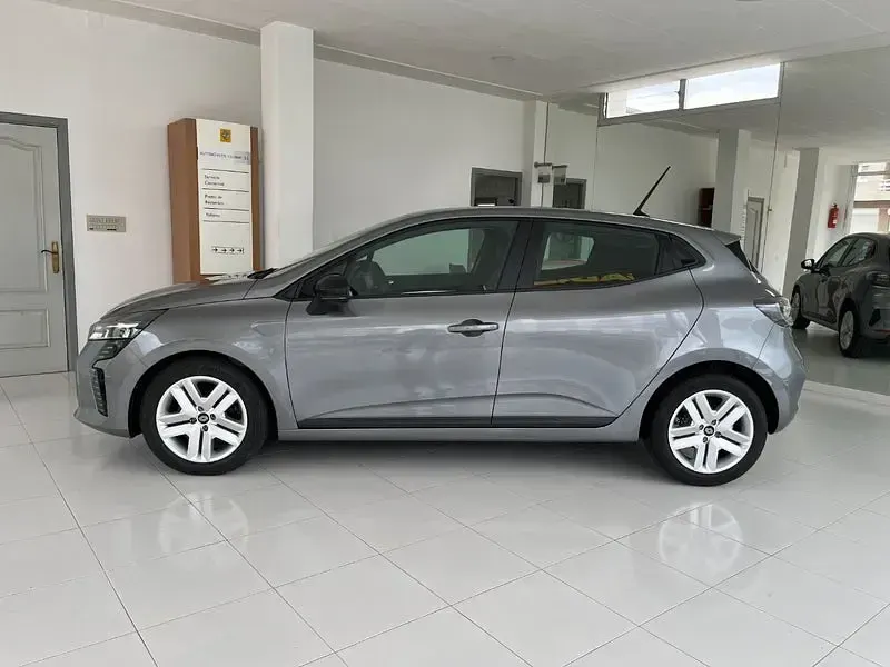 Usado Renault Clio V Evolution 90 CV (66 kW) 2024 Gris / plata Berlina