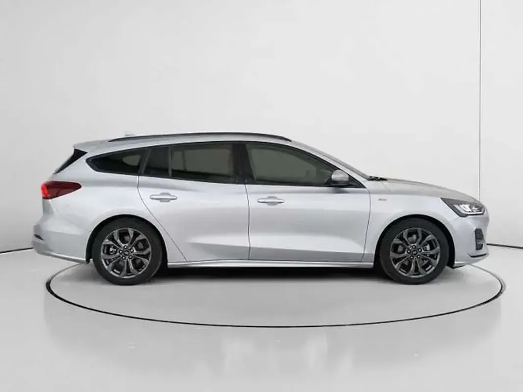 Usado Ford Focus Active 125 CV (91 kW) 2024 Gris Familiar
