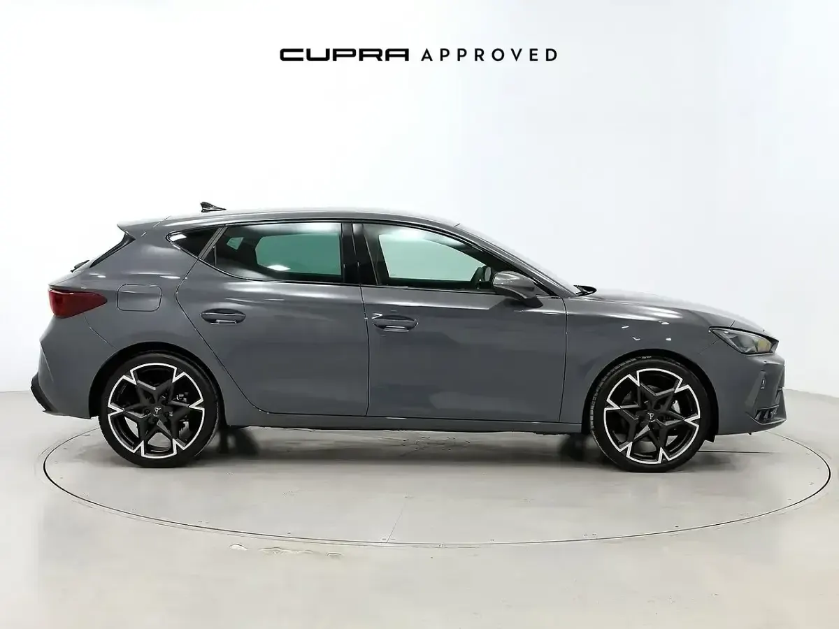 Usado Cupra Leon 150 HP (110 kW) 2024 Cinzento