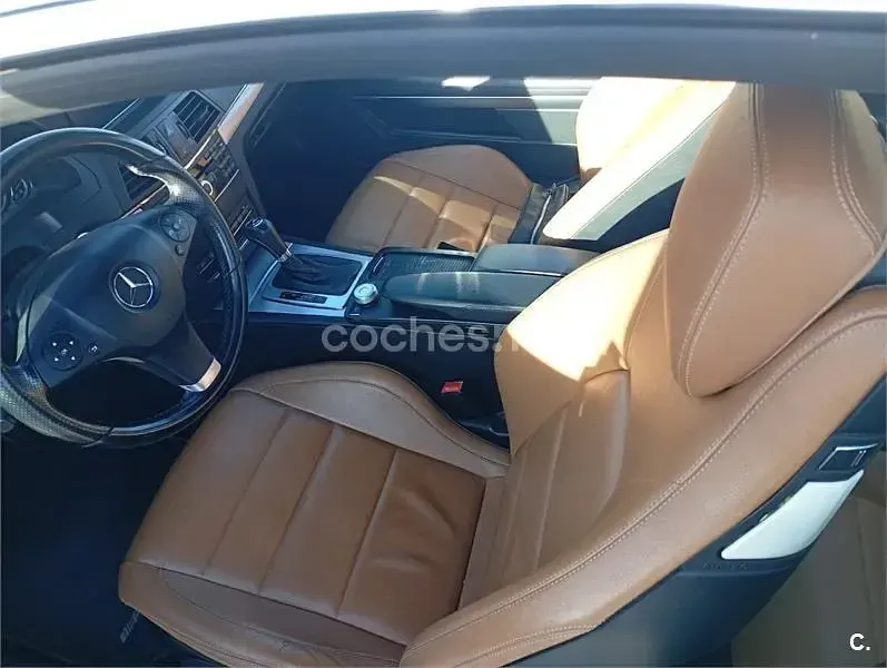 Usado Mercedes E220 170 CV (125 kW) 2011 Blanco Coupe