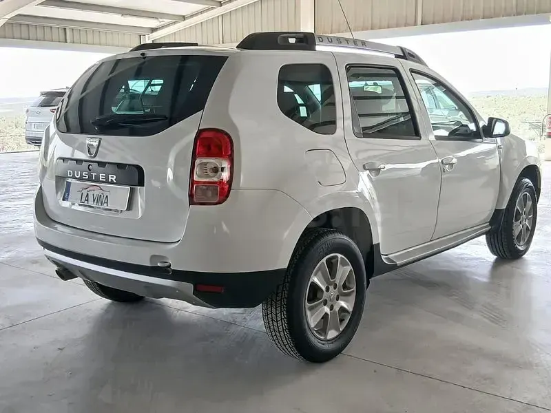 Usado Dacia Duster Ambiance 109 CV (80 kW) 2015 Blanco SUV