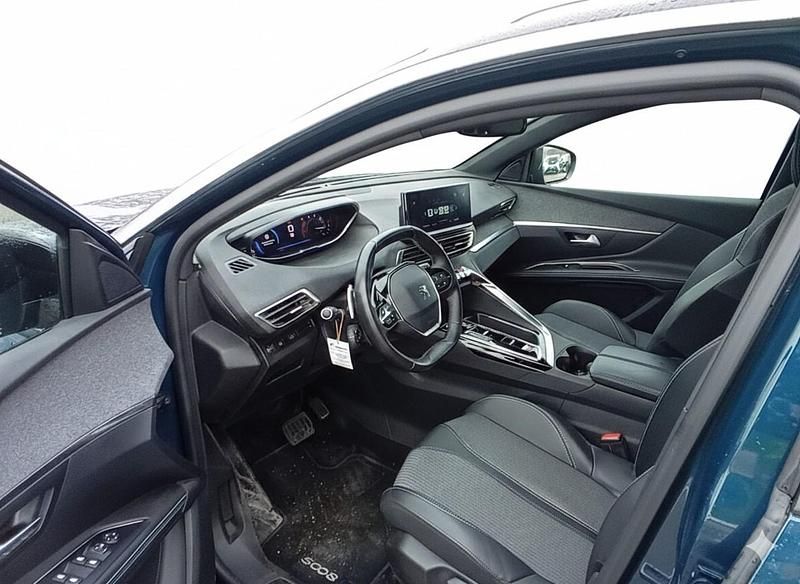 Usado Peugeot 5008 Allure 130 CV (95 kW) 2023 Azul SUV