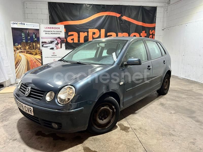 Gris / plata Usado 2003 VW Polo Trendline Berlina | 2995 € (Precio justo) - Imagen 1/4