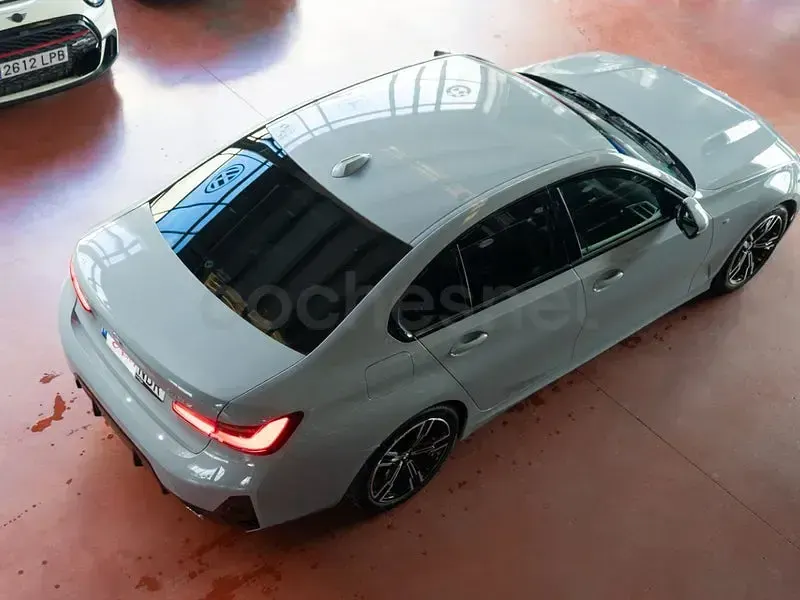 Usado BMW 318 Comfort Edition 150 CV (110 kW) 2025 Gris / plata Berlina