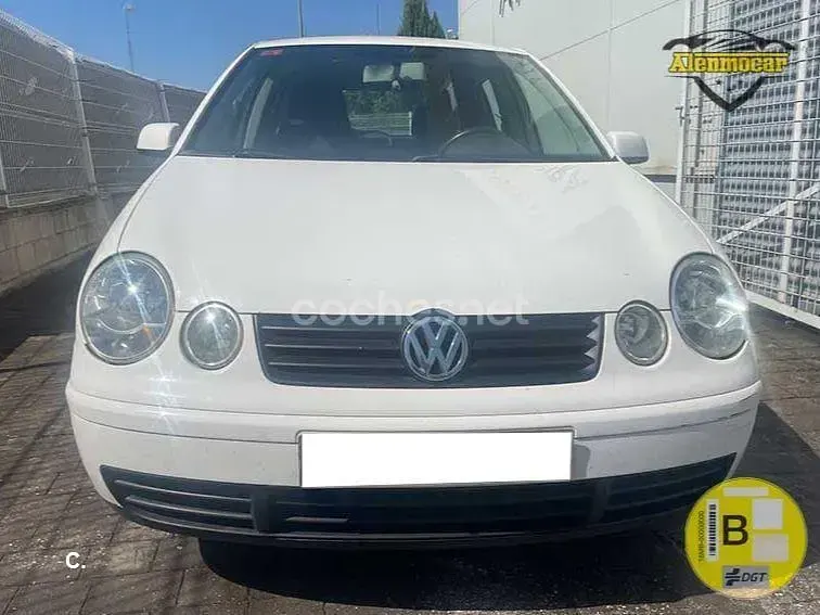 Usado VW Polo Conceptline 55 CV (40 kW) 2004 Blanco Utilitario