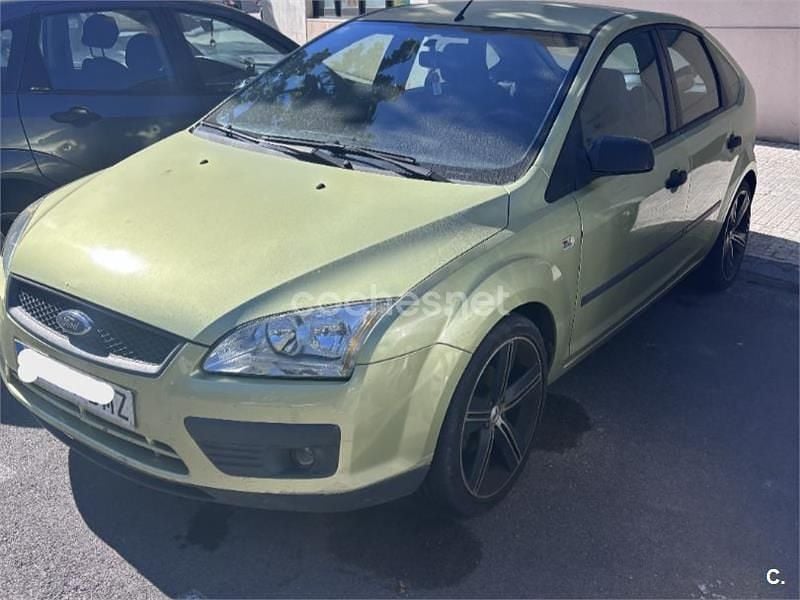 Usado Ford Focus Trend 109 CV (80 kW) 2005 Verde Berlina