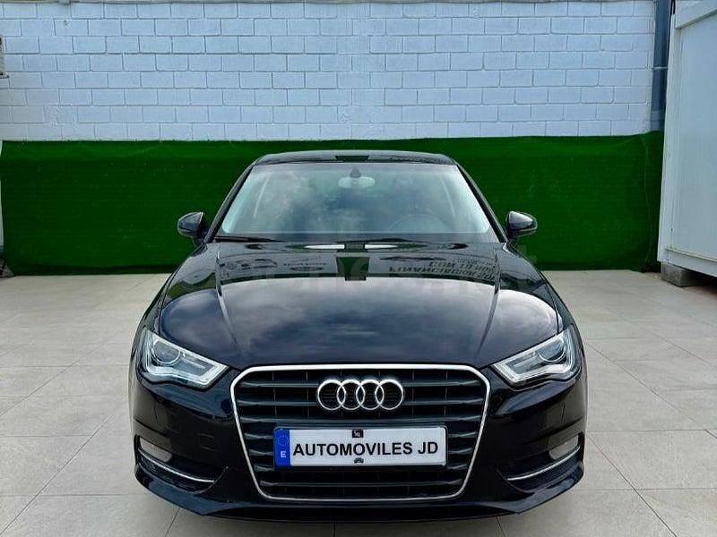 Usado Audi A3 Attraction 150 CV (110 kW) 2015 Negro Berlina