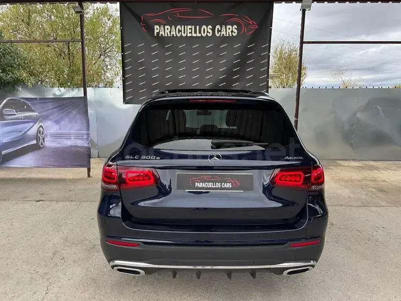 Usado Mercedes GLC300e 320 CV (235 kW) 2021 Azul SUV