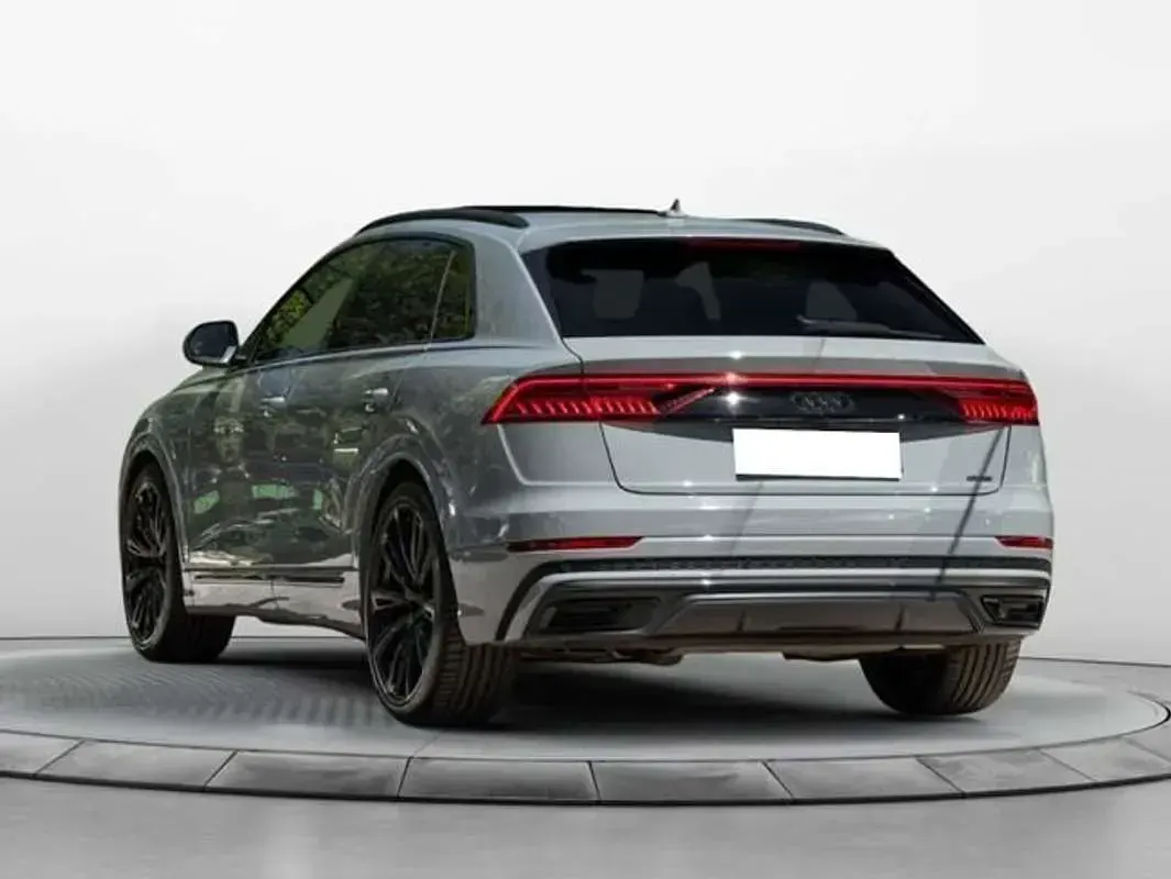 Usado Audi Q8 S-Line 286 CV (210 kW) 2023 Gris SUV