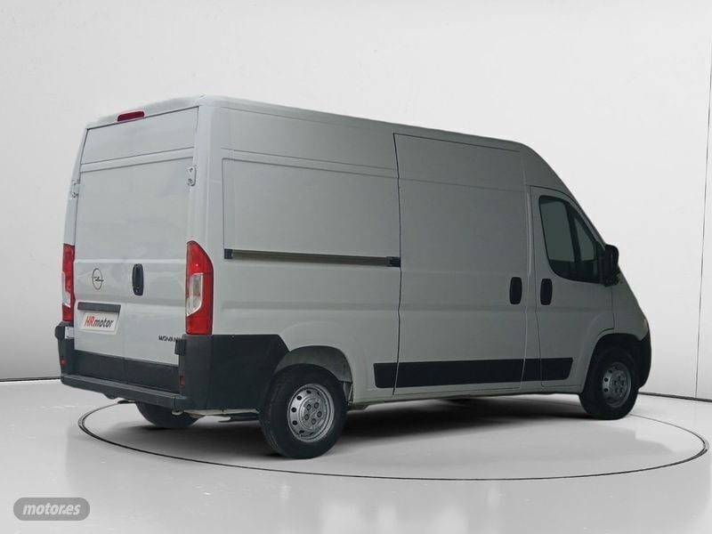 Usado Opel Movano 140 HP (102 kW) 2023 Branco Van