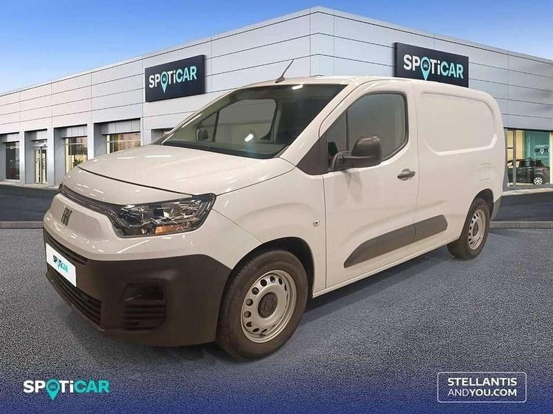 Blanco Usado 2024 Fiat e-Doblò Monovolumen | 22.490 € - Imagen 1/4