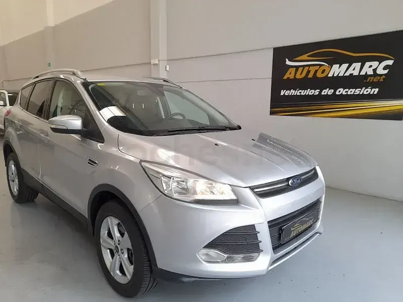Usado Ford Kuga Business Edition 150 CV (110 kW) 2016 Gris / plata SUV