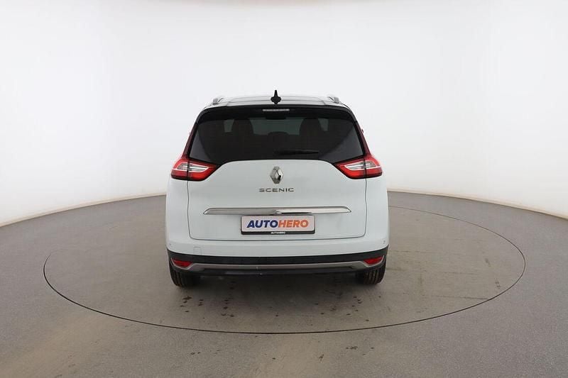 Usado Renault Grand Scénic IV Zen 140 CV (102 kW) 2018 Blanco Monovolumen