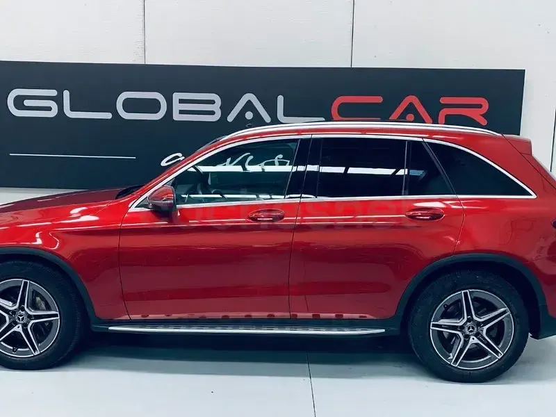 Usado Mercedes GLC300 258 CV (189 kW) 2022 Granate SUV