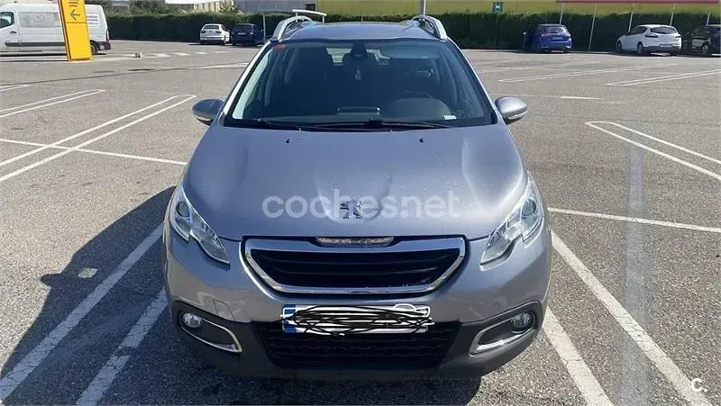 Usado Peugeot 2008 Access 82 CV (60 kW) 2015 Gris / plata SUV
