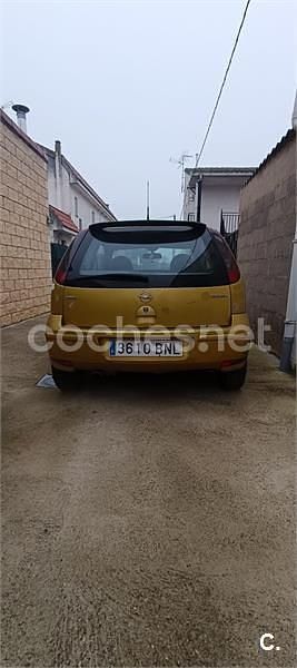 Usado Opel Corsa Elegance 90 CV (66 kW) 2001 Amarillo Berlina