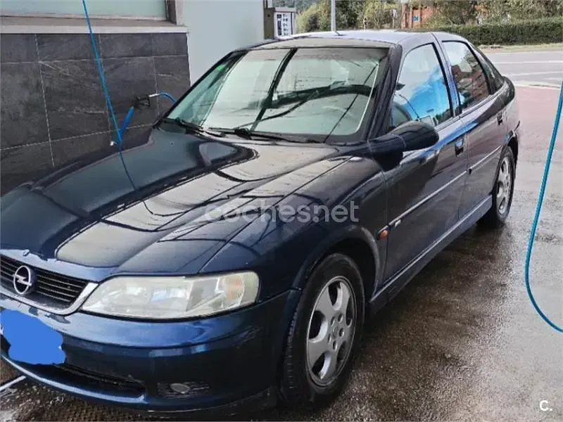 Usado Opel Vectra 100 CV (73 kW) 2000 Azul Berlina