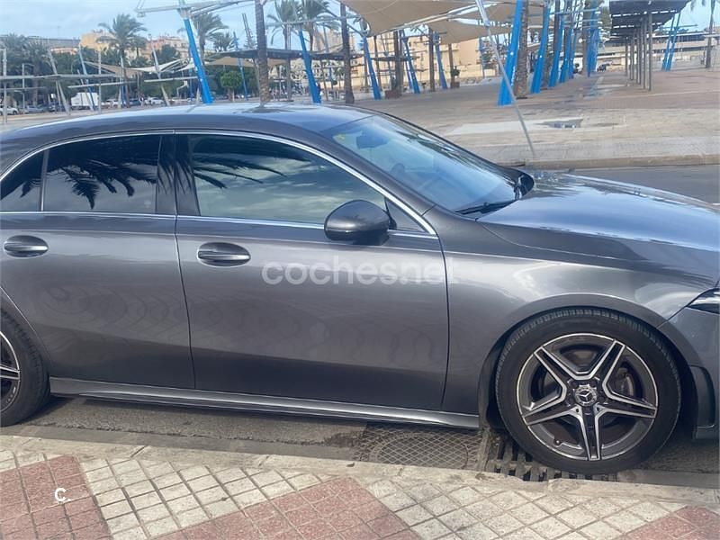 Usado Mercedes A180 109 CV (80 kW) 2019 Gris / plata Berlina
