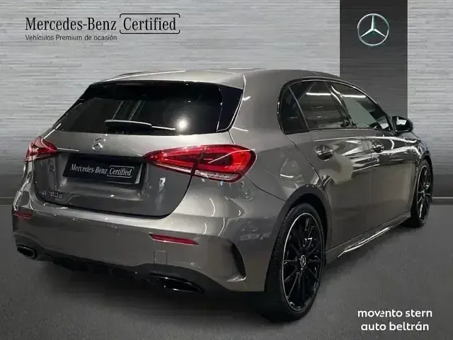 Usado Mercedes A200 AMG line 150 CV (110 kW) 2022 Gris / plata Berlina