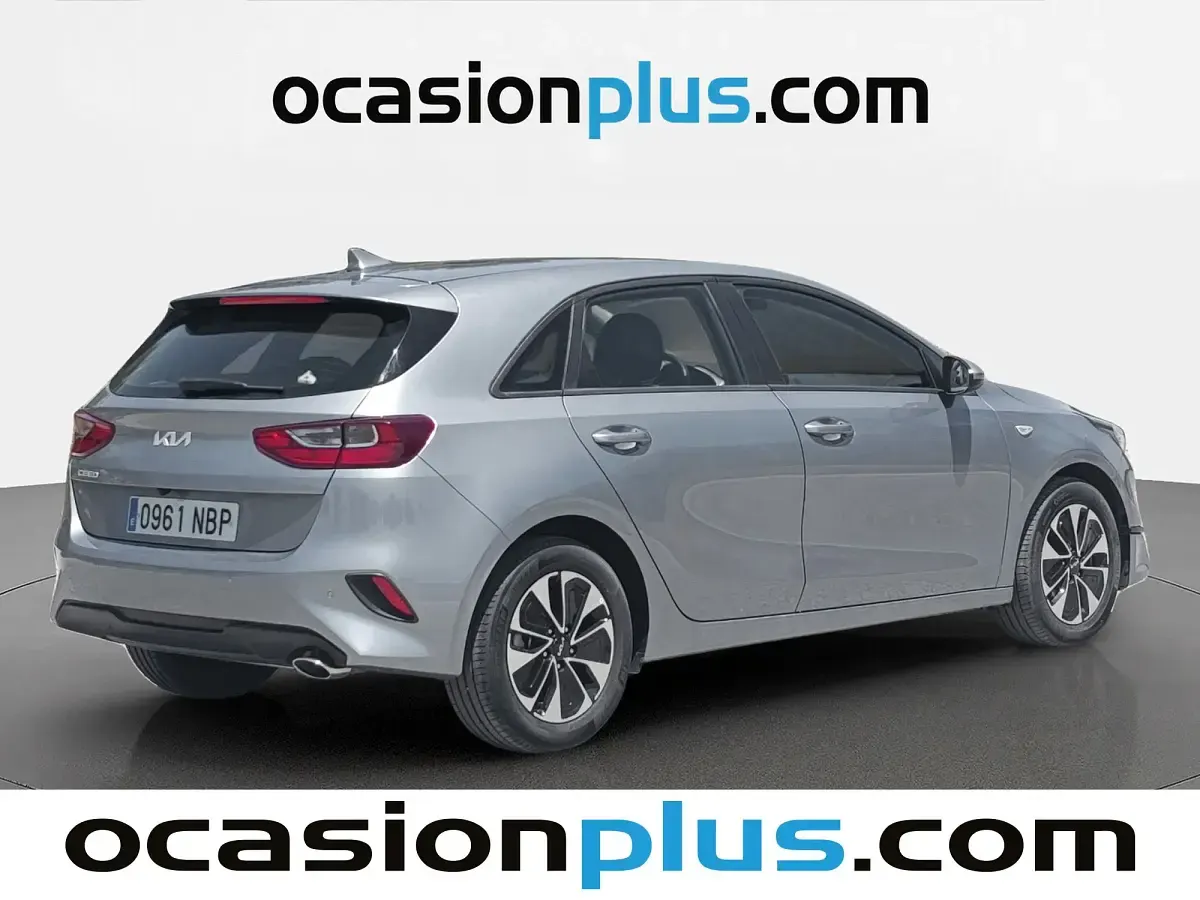 Usado Kia Ceed 101 CV (74 kW) 2025 Gris plata Utilitario