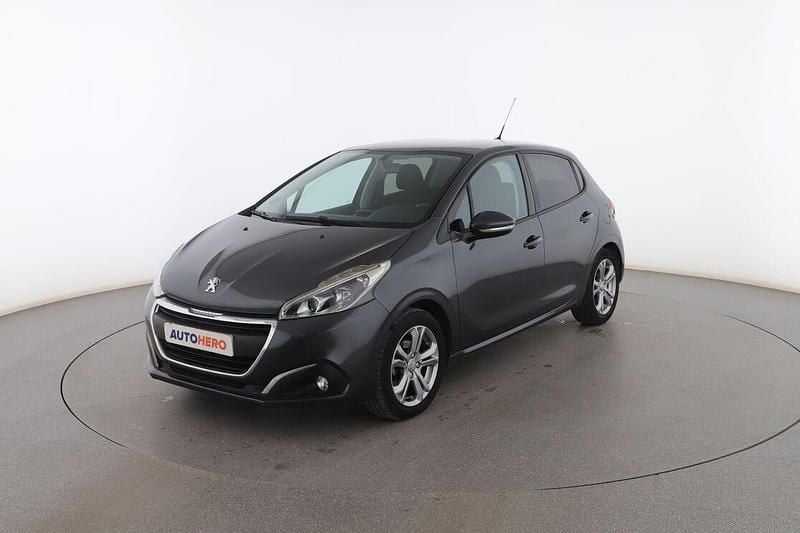 Gris Usado 2015 Peugeot 208 Active Utilitario | 6999 € (Precio justo) - Imagen 1/3