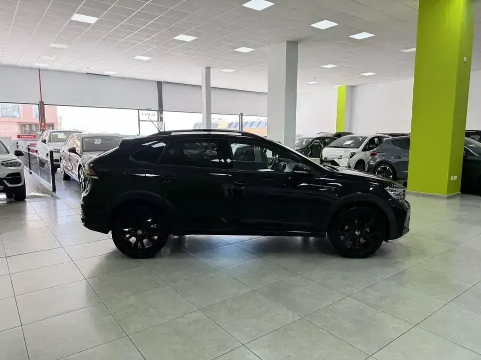 Usado VW Taigo R-line 110 CV (80 kW) 2023 Negro SUV