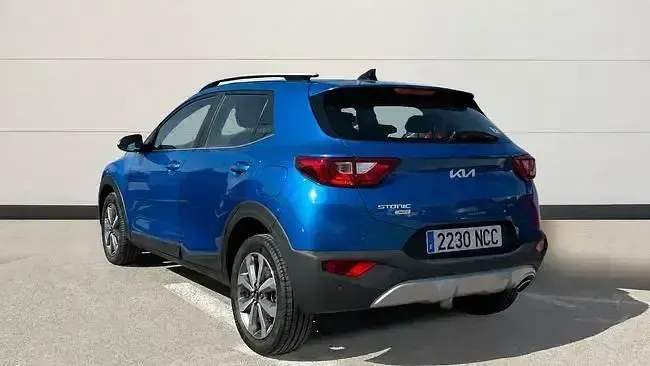 Usado Kia Stonic 100 CV (73 kW) 2025 Blanco SUV