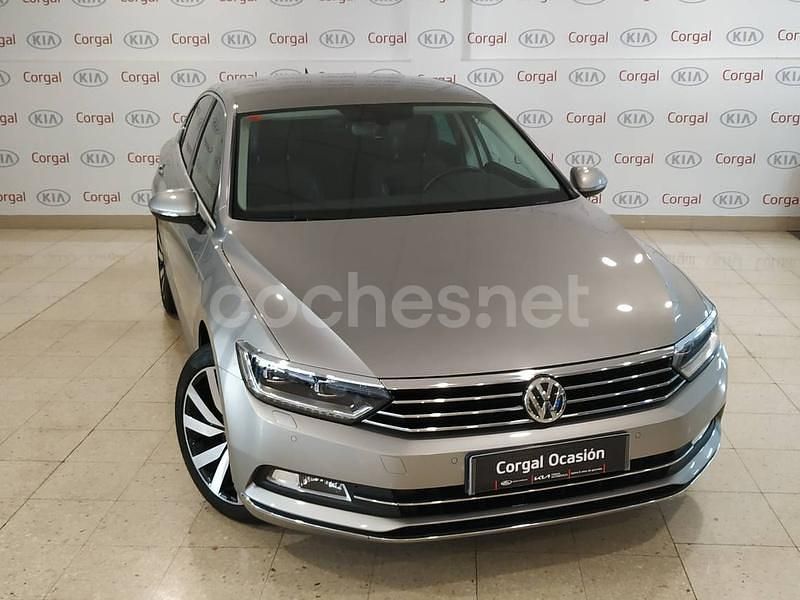 Gris / plata Usado 2016 VW Passat Sportline Berlina | 21.350 € (Caro) - Imagen 1/4