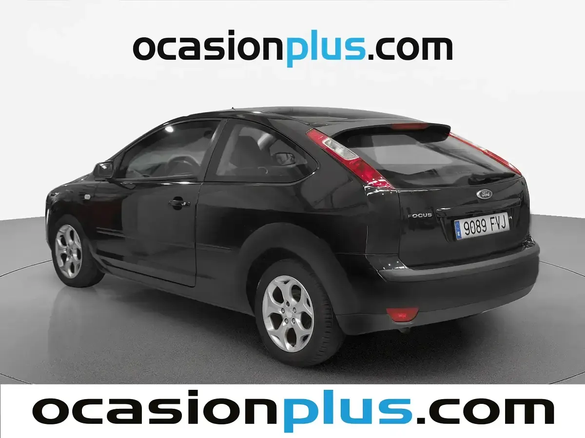 Usado Ford Focus Trend 100 CV (73 kW) 2007 Negro Utilitario