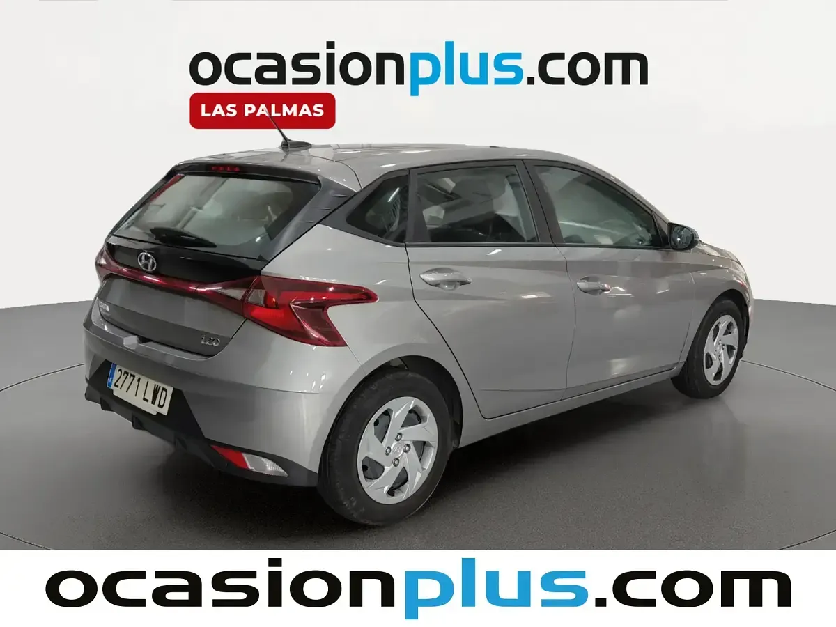 Usado Hyundai i20 84 CV (61 kW) 2022 Gris Utilitario