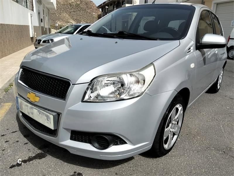 Usado Chevrolet Aveo LS 100 CV (73 kW) 2009 Gris / plata Berlina