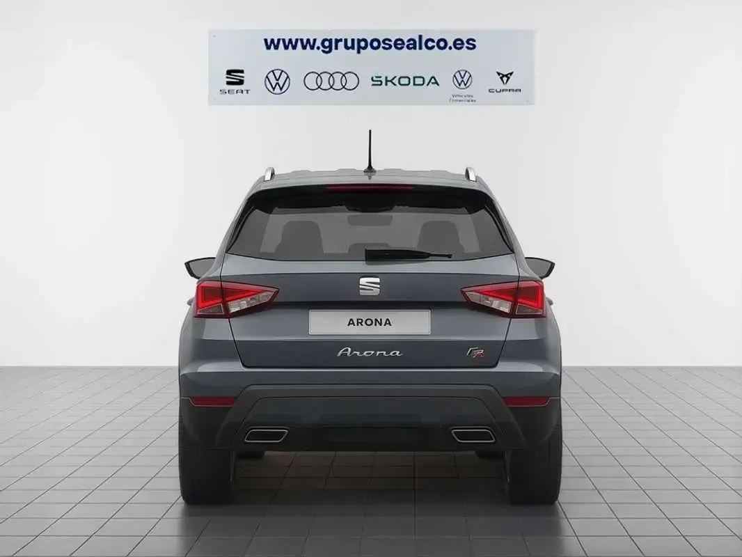 Usado Seat Arona FR 116 CV (85 kW) 2025 Gris SUV