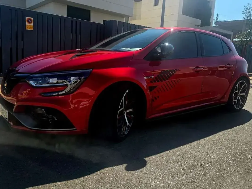 Usado Renault Mégane IV Trophy 300 CV (220 kW) 2019 Rojo Utilitario
