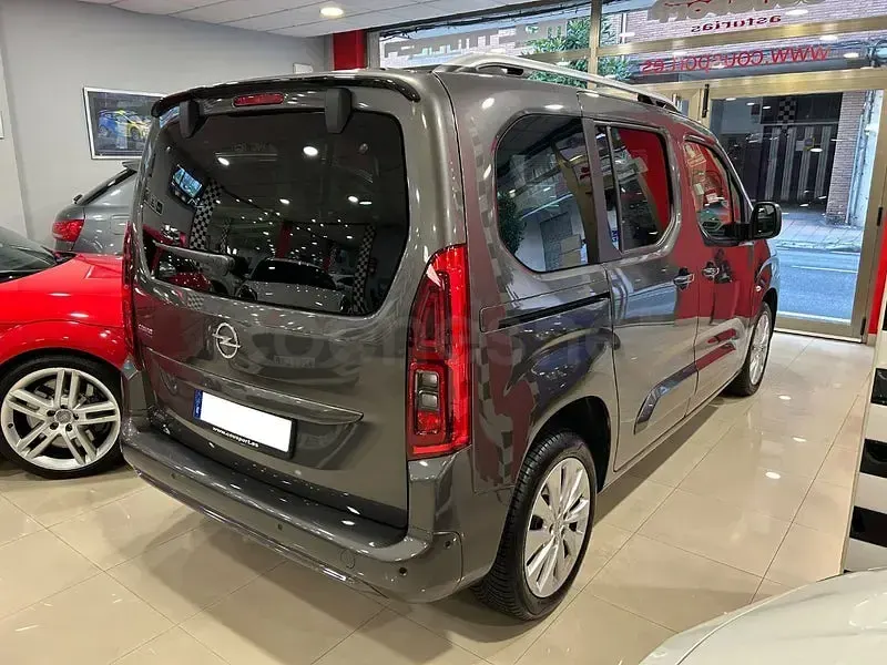 Usado Opel Combo Life Elegance 102 CV (75 kW) 2021 Gris / plata Monovolumen