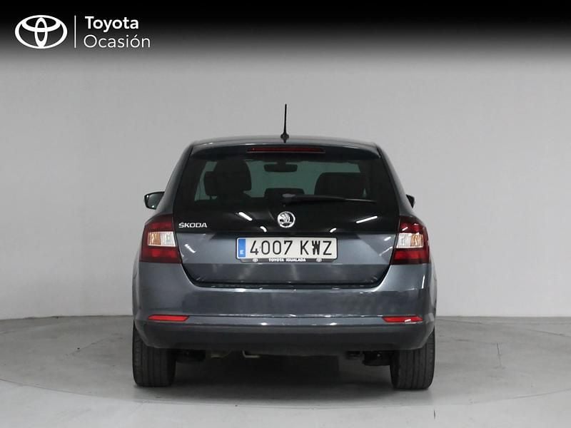 Usado Skoda Rapid 95 HP (69 kW) 2019 Cinzento Citadino