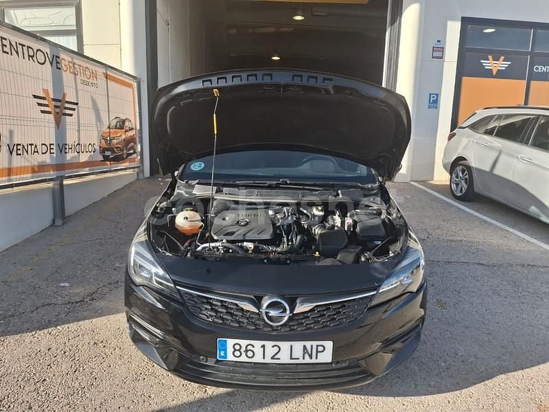 Usado Opel Astra Business Elegance 145 CV (106 kW) 2021 Negro Familiar