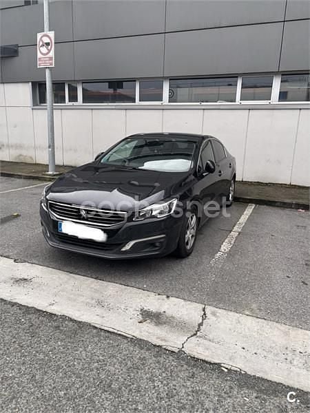 Usado Peugeot 508 Active 120 CV (88 kW) 2018 Gris / plata Berlina