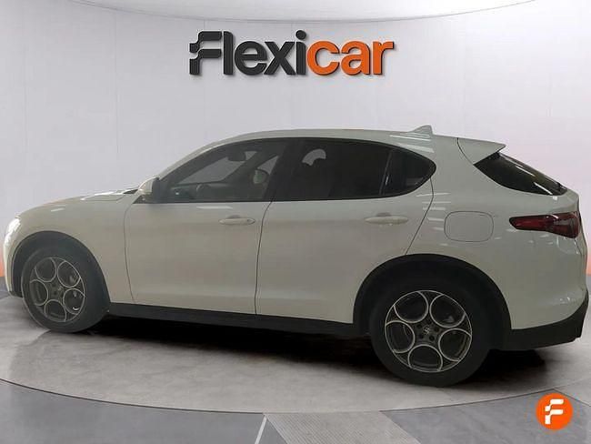 Usado Alfa Romeo Stelvio Sprint 160 CV (117 kW) 2022 Blanco SUV