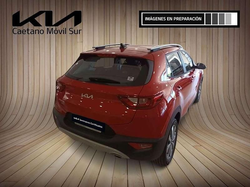 Nuevo Kia Stonic 101 CV (74 kW) 2025 Rojo SUV