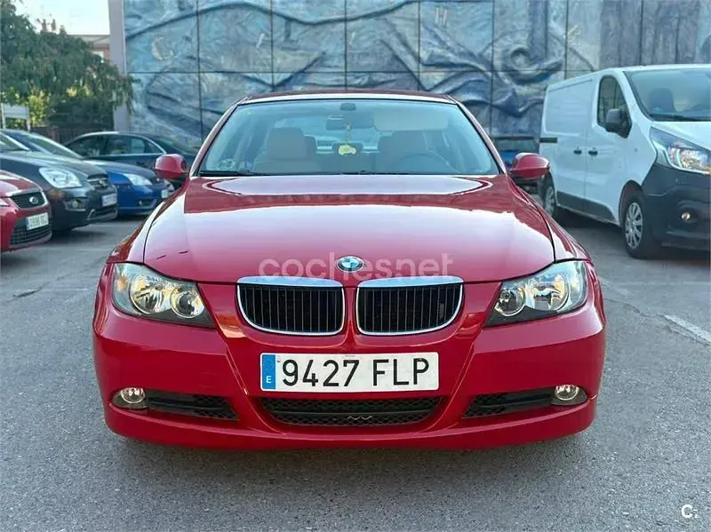 Usado BMW 318 122 CV (89 kW) 2007 Rojo Berlina