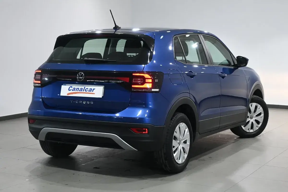 Usado VW T-Cross Edition 95 CV (69 kW) 2021 Azul SUV