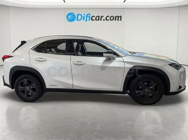 Usado Lexus UX Business Edition 184 CV (135 kW) 2022 Blanco SUV