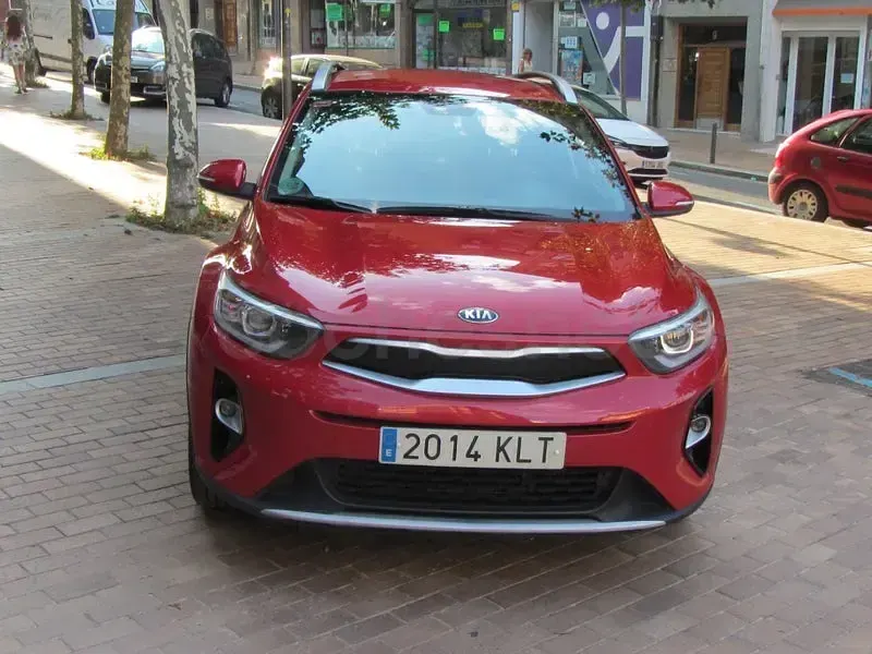 Usado Kia Stonic 120 CV (88 kW) 2018 Rojo SUV