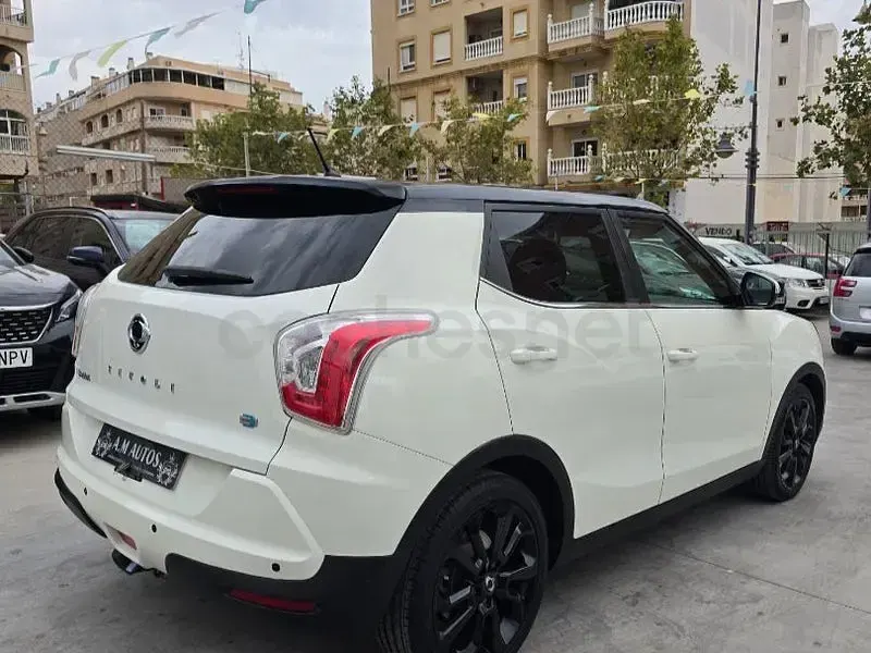 Usado SsangYong Tivoli 115 CV (84 kW) 2016 Blanco SUV