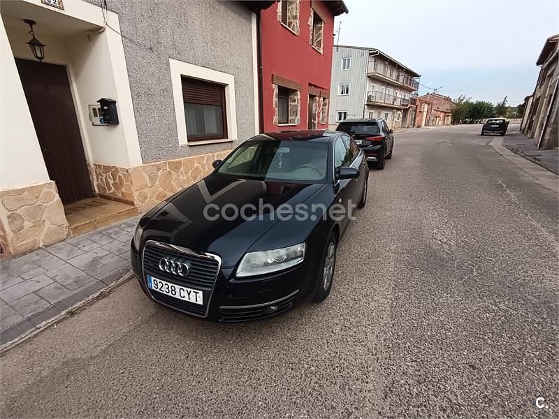 Usado Audi A6 225 CV (165 kW) 2004 Azul Berlina