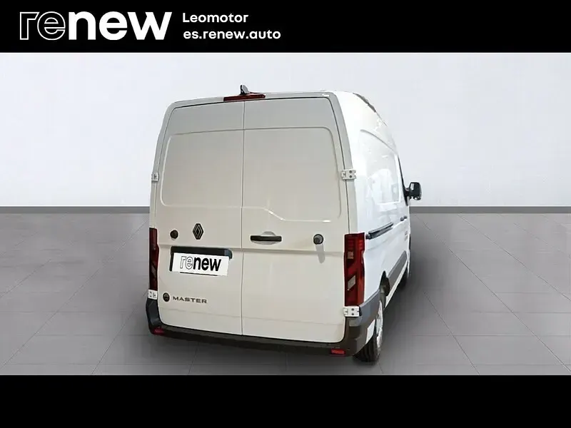 Usado Renault Master 130 CV (95 kW) 2025 Blanco Monovolumen