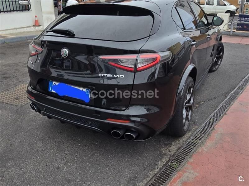 Negro Usado 2020 Alfa Romeo Stelvio SUV | 76.500 € - Imagen 1/4