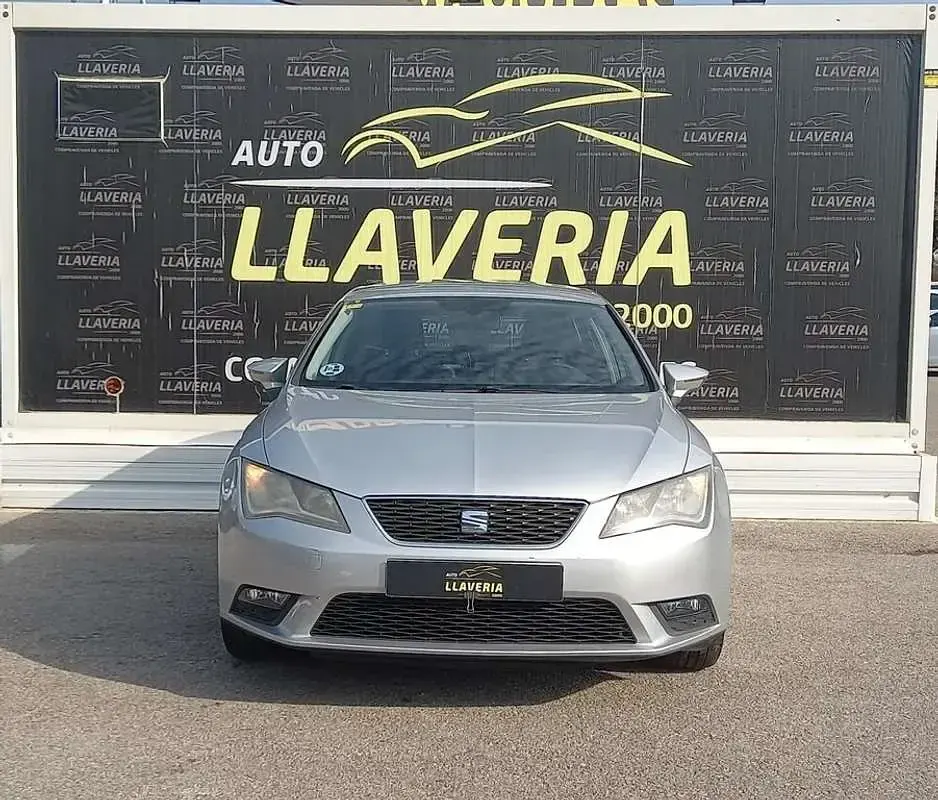 Usado Seat Leon Reference 105 CV (77 kW) 2014 Gris Utilitario