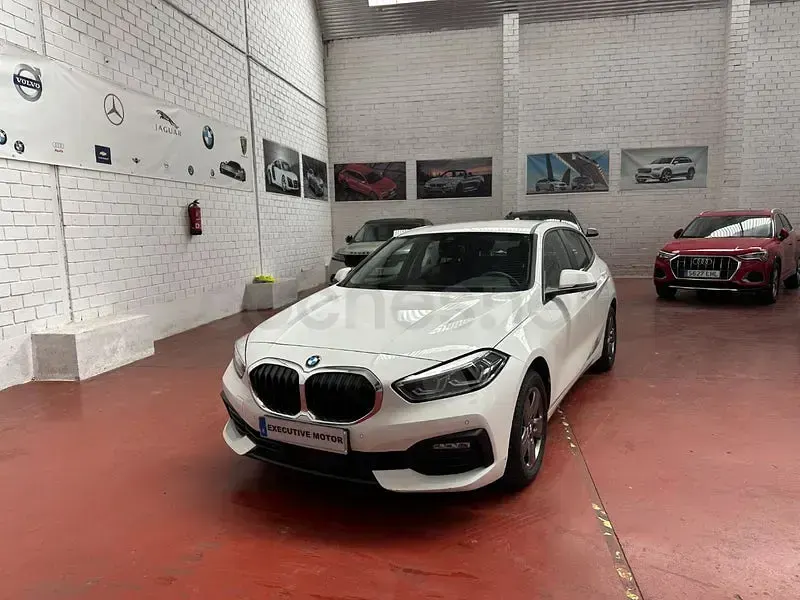 Usado BMW 116 Comfort Edition 116 CV (85 kW) 2023 Blanco Utilitario