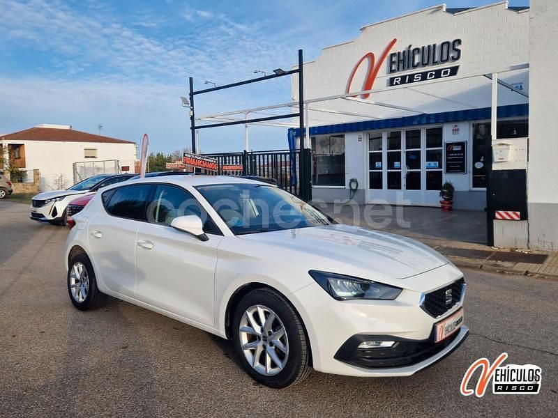 Usado Seat Leon Style 115 CV (84 kW) 2021 Blanco Berlina